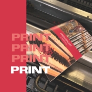 Vrijdagprints printen kleur zwart folder flyer geboortekaartje programmaboekje