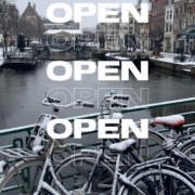 open met sneeuw